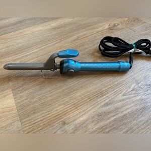 BaBylissPRO Nano Titanium Curling Iron Blue – Never Used 3/4”